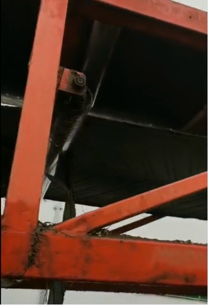 装仓皮带输送机修理前输送带状态图片