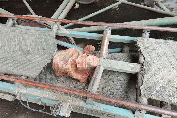 不合格产品输送带