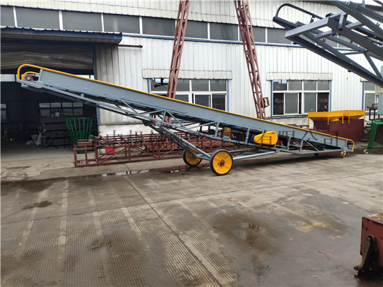 C型钢登高移动式皮带输送机图片 C型钢登高移动式皮带输送机图片