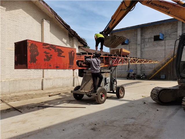 宣城市某地方粮库2010年购买17米转向装仓移动式伸缩皮带输送机输送带和托辊换新案例