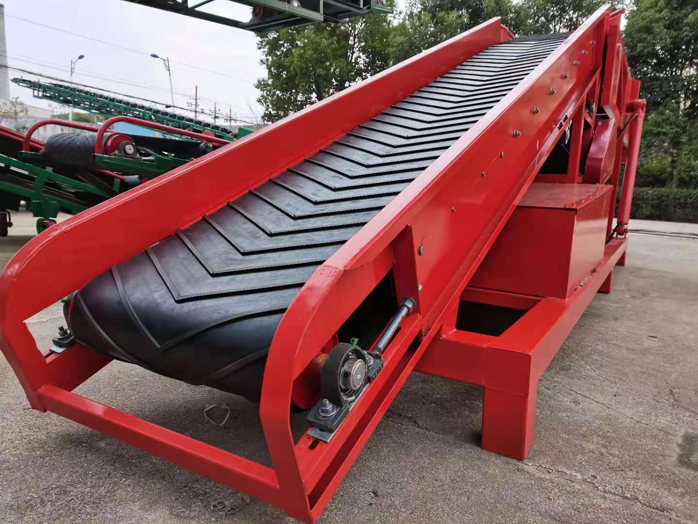 移动式装车皮带输送机的皮带张紧装置