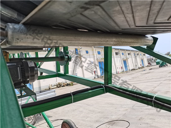 皮带输送机上的镀锌托辊