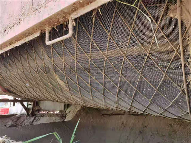 13年移动式圆筒清粮机筛目未更换时筛目状态