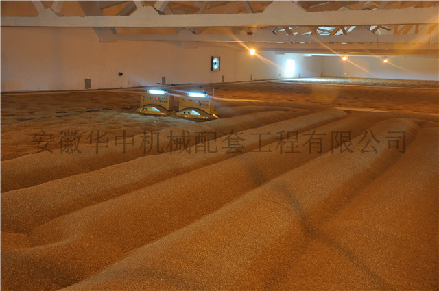 智能翻仓机双机组合工作图片