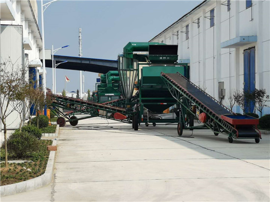 环保除尘清粮振动筛粮食入仓流水线图片