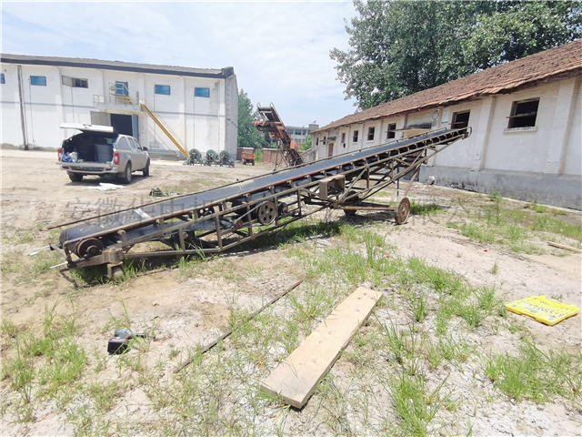 登高粮食皮带输送机维修现场环境图片