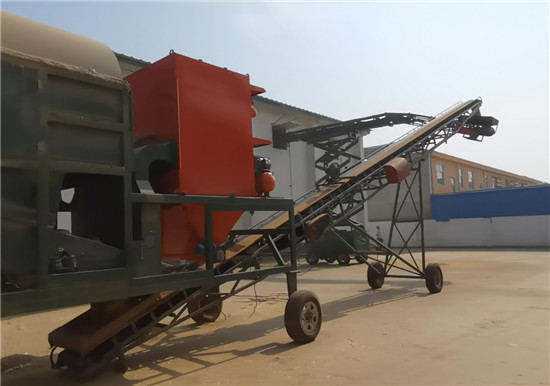 液压补仓机皮带输送机工作场景