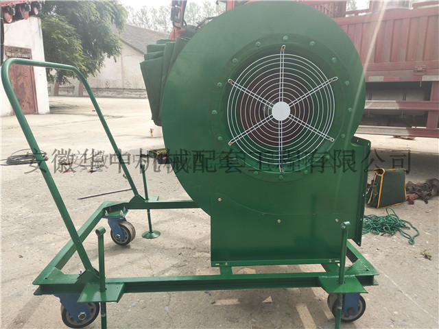 粮库中正在入库的华中机械离心风机图片