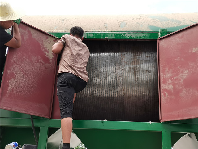 更换好外筛目的圆筒清粮机