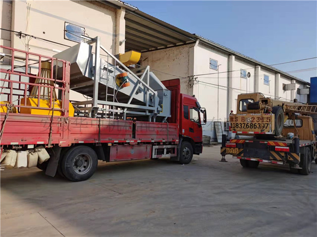 环保除尘清粮振动筛(三层)图片) 环保除尘清粮振动筛(三层)图片)