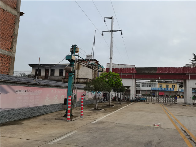 粮库中的固定式粮食扦样机