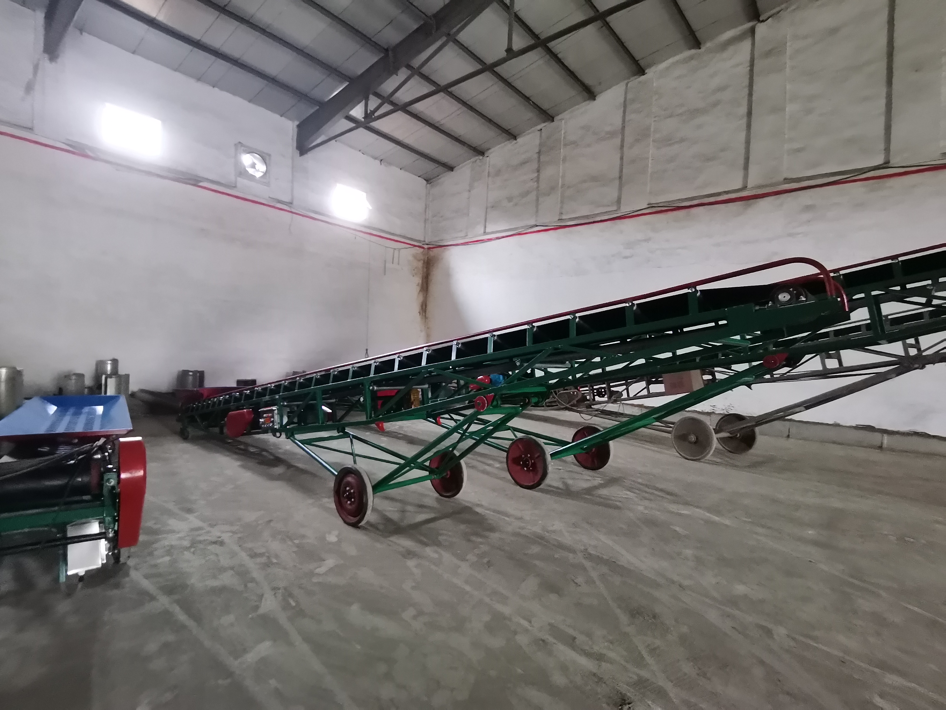 河南某粮库购买的安徽华中机械粮食输送和清理设备（输送机和振动筛等）案例