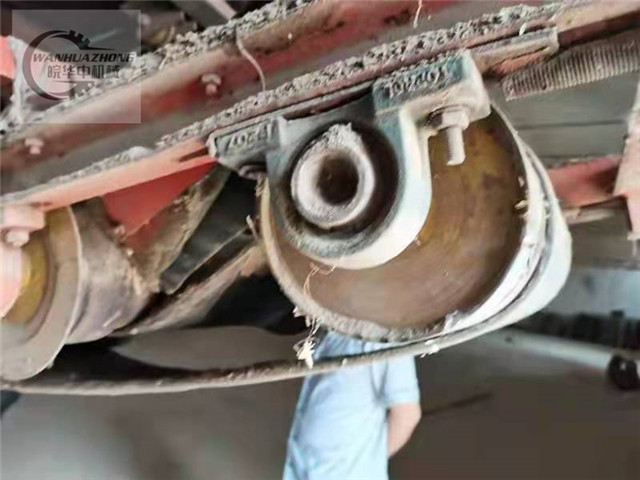 09年9米转抛皮带输送机的修理前状态