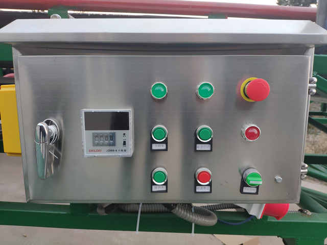 带德力西电气配件的配电箱_副本