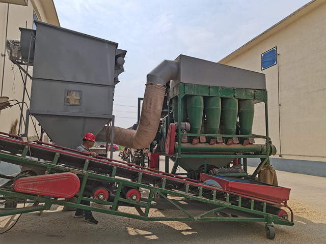 脉冲除尘器搭配振动筛使用