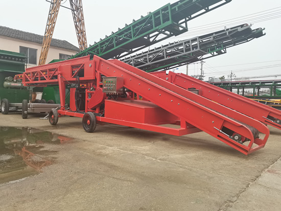 装车移动式皮带输送机工厂内停放图片