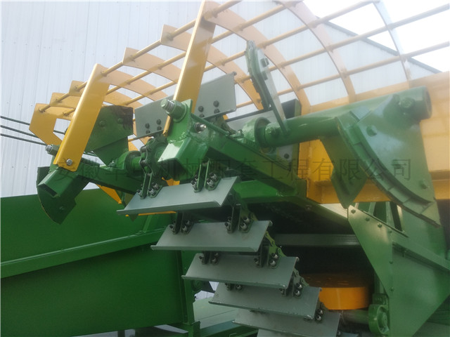 移动式刮板扒谷机的扒谷装置